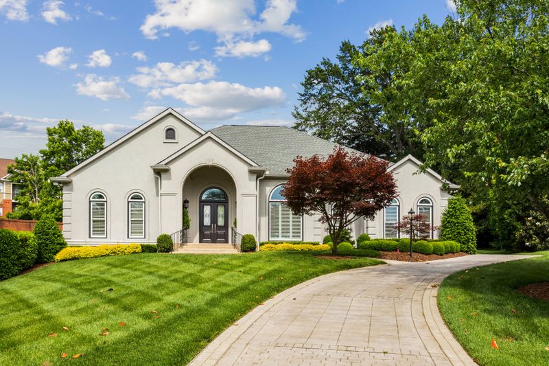 102 Wyn Oak Cir, Nashville, TN 37205