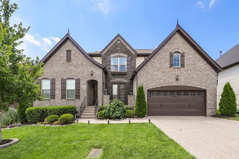 5173 Mountainbrook Cir, Hermitage, TN 37076
