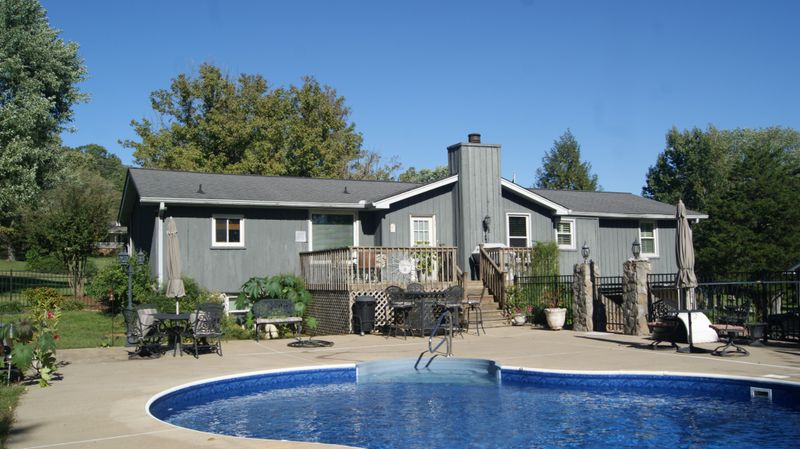 1106 Longview Dr, Hendersonville, TN 37075