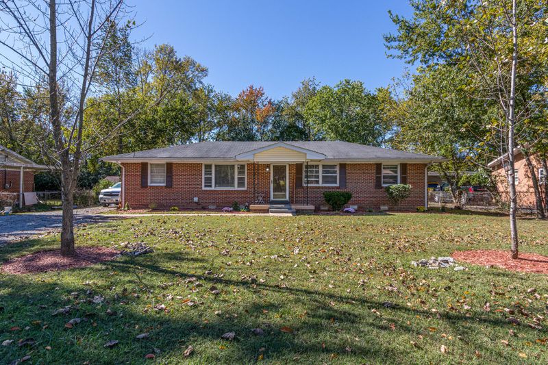 910 S Baird Ln, Murfreesboro, TN 37130