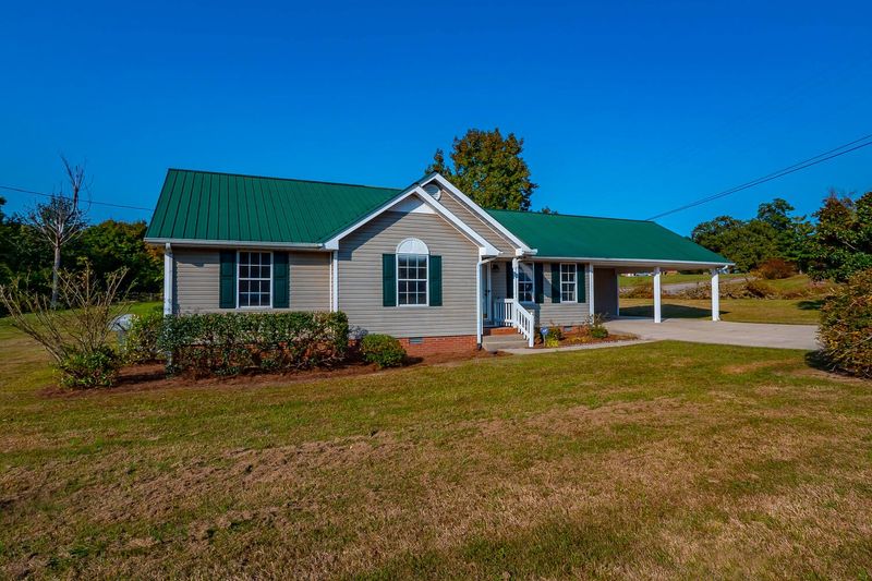 100 Red Oak Cir, Dickson, TN 37055