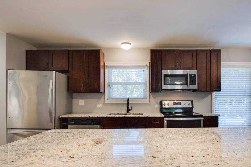 460 Hillview Dr, Murfreesboro, TN 37127