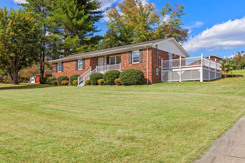 176 Sanders Dr, Brush Creek, TN 38547