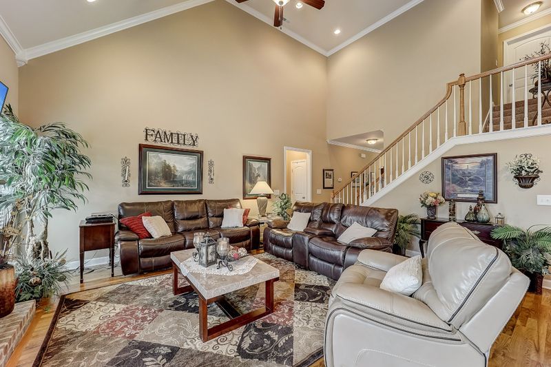 6040 Sanmar Dr, Spring Hill, TN 37174