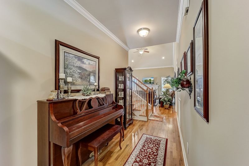 6040 Sanmar Dr, Spring Hill, TN 37174