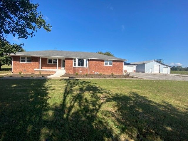 1535 Duke Loop, Dickson, TN 37055