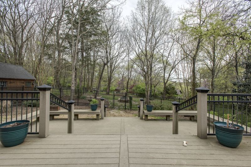 981 Shadow Ln, Mount Juliet, TN 37122
