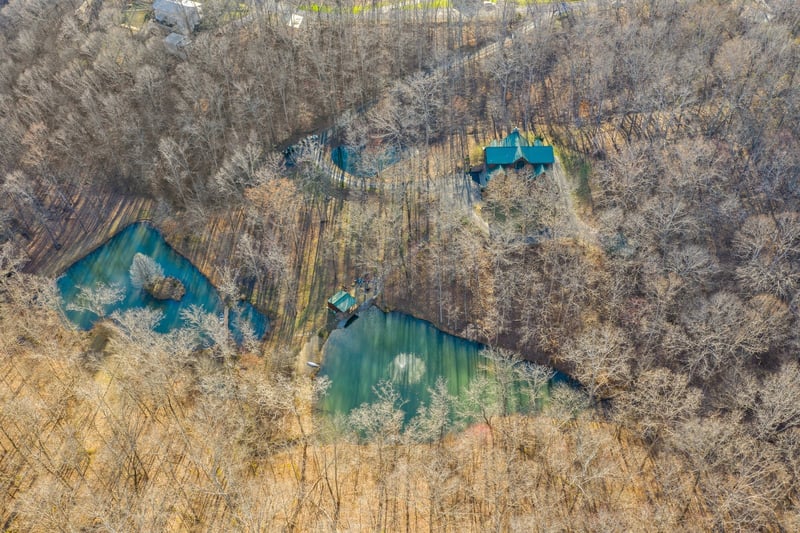 686 Ridgeview Dr, Pegram, TN 37143