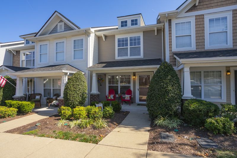 135 Shadow Glen Dr, Nashville, TN 37211