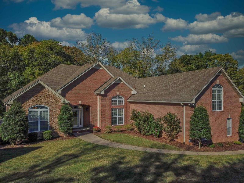 1004 Devon Ct, Hendersonville, TN 37075