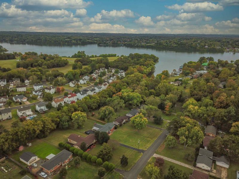 250 Sterling Rd, Hendersonville, TN 37075