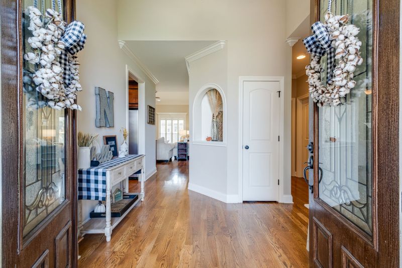 204 Farmbrook Ln, Mount Juliet, TN 37122