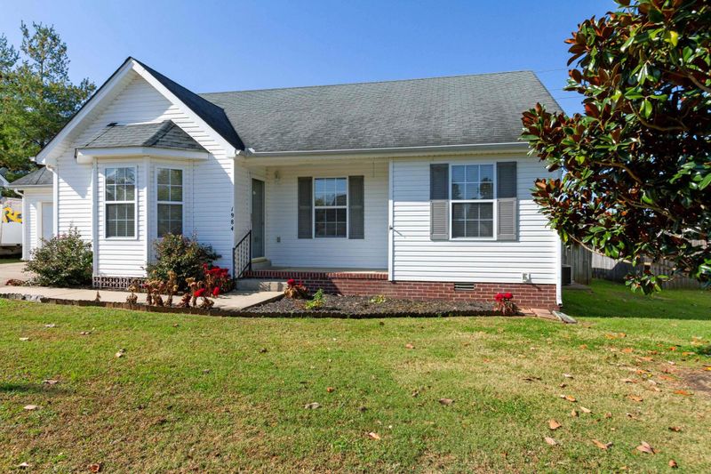 1984 Old Castle Dr, Murfreesboro, TN 37127