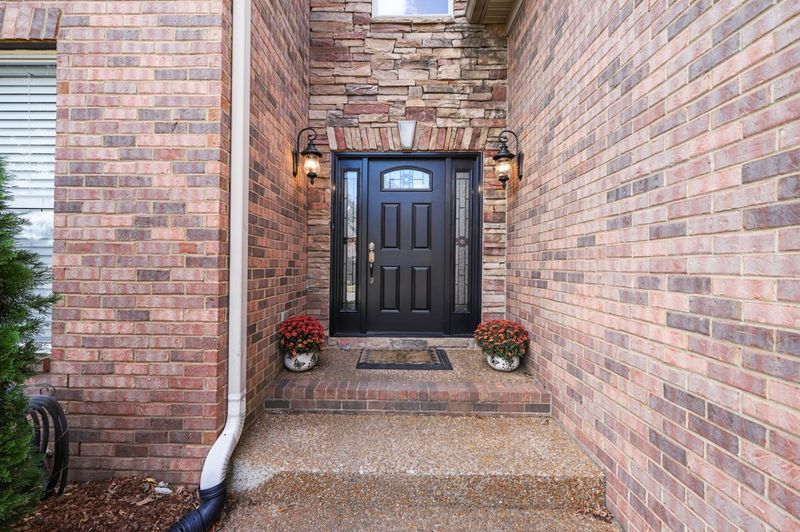 432 Summit Oaks Dr, Nashville, TN 37221