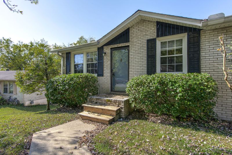 647 Hicks Rd, Nashville, TN 37221