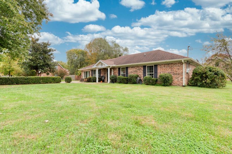200 Pembrook Ln, Smyrna, TN 37167