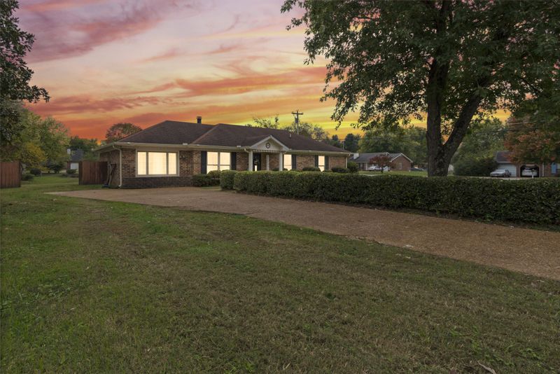 200 Pembrook Ln, Smyrna, TN 37167