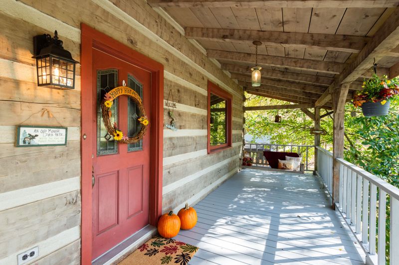6831 Walnut Hills Dr, Brentwood, TN 37027