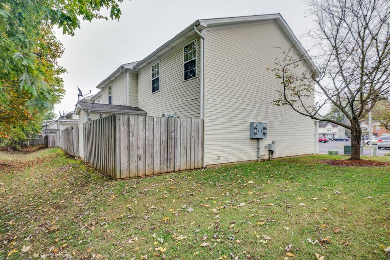 328 Arapaho Dr, Murfreesboro, TN 37128