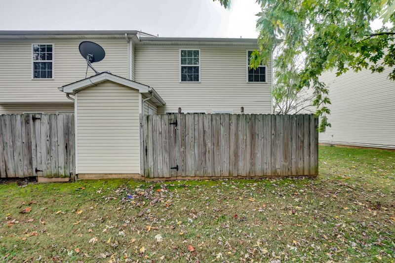328 Arapaho Dr, Murfreesboro, TN 37128