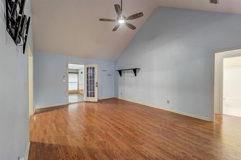 7638 Greenway Dr, Murfreesboro, TN 37130