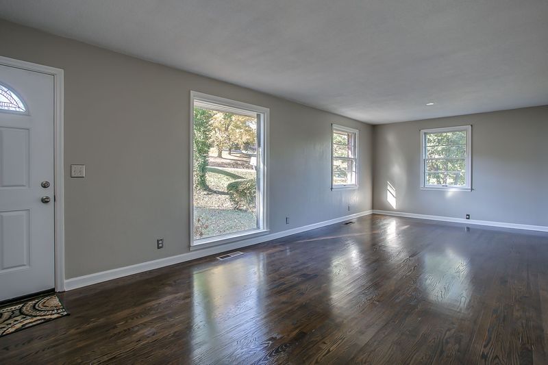 2203 Dearborn Dr, Nashville, TN 37214
