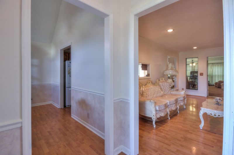 2506 Riverstone Dr, Murfreesboro, TN 37128