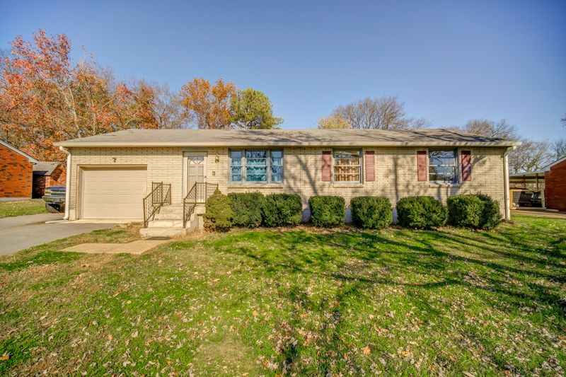 317 Bonnaridge Dr, Hermitage, TN 37076