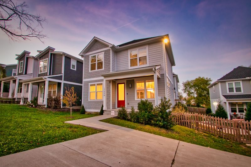 1702 Simpkins St, Nashville, TN 37208
