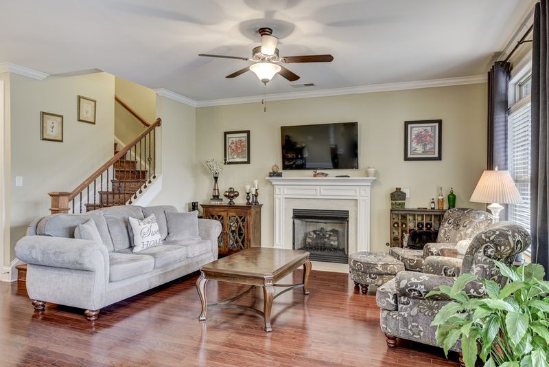 1017 Baxter Ln, Gallatin, TN 37066