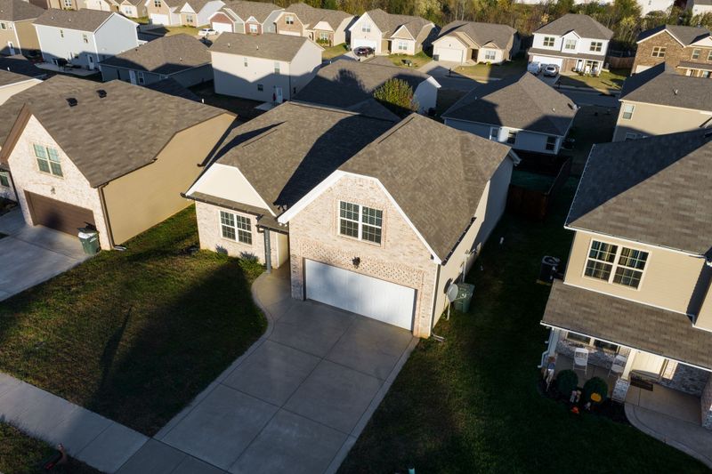 446 Golf Club Ln, Springfield, TN 37172