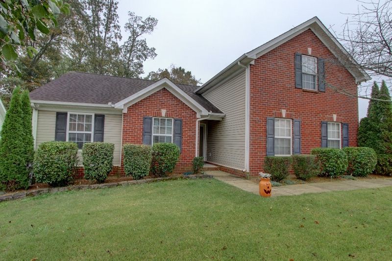 7453 E Winchester Dr, Antioch, TN 37013
