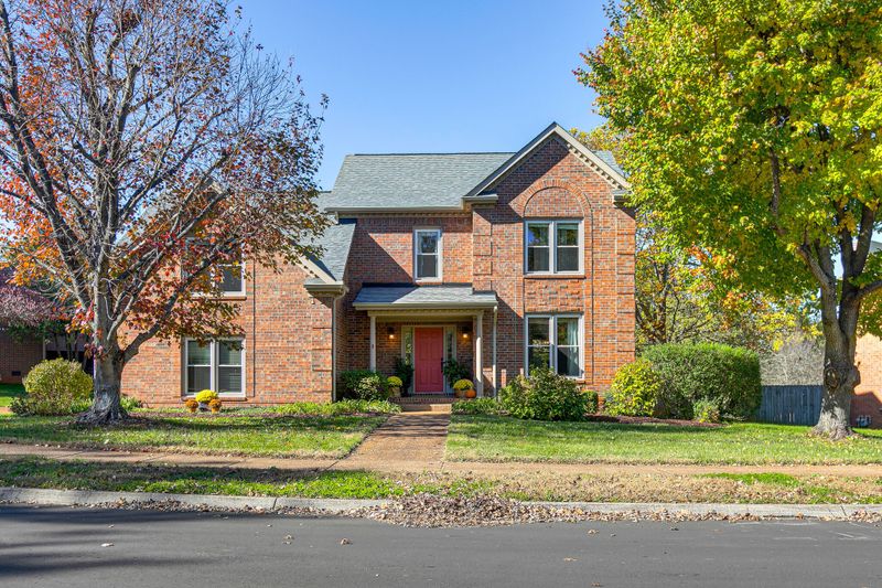 155 Middleboro Cir, Franklin, TN 37064