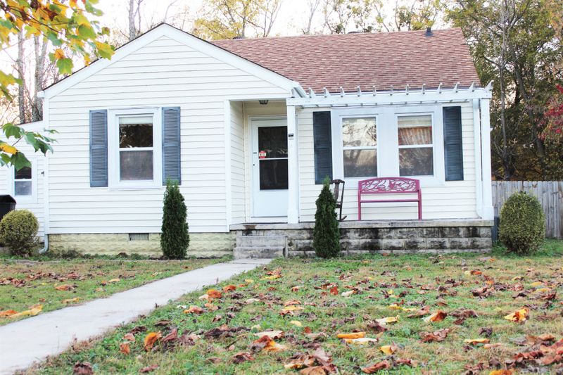 1015 Poplar Ave, Murfreesboro, TN 37129