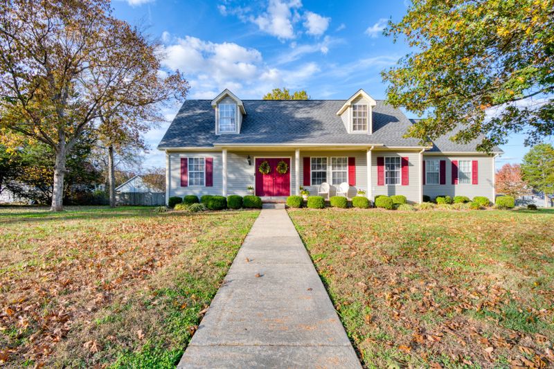 705 Forest Ridge Dr, La Vergne, TN 37086
