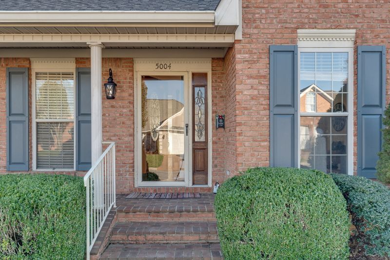 5004 Merlin Ct, Columbia, TN 38401