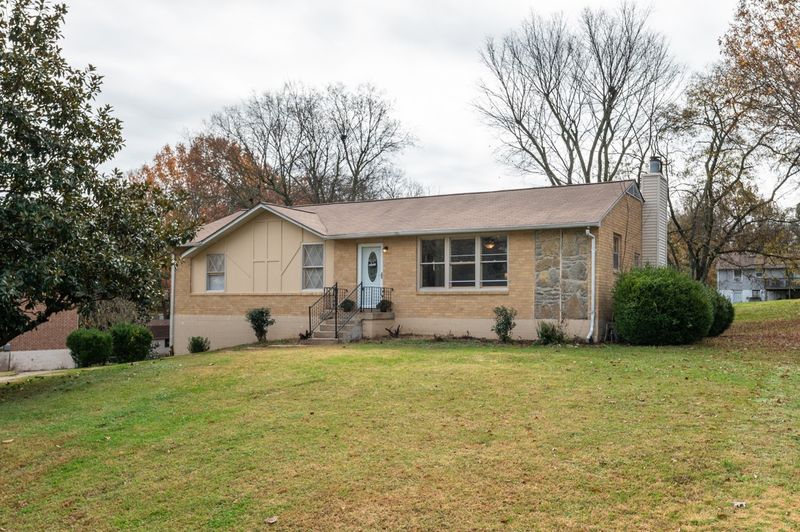 111 Hickory Hills Dr, Hendersonville, TN 37075