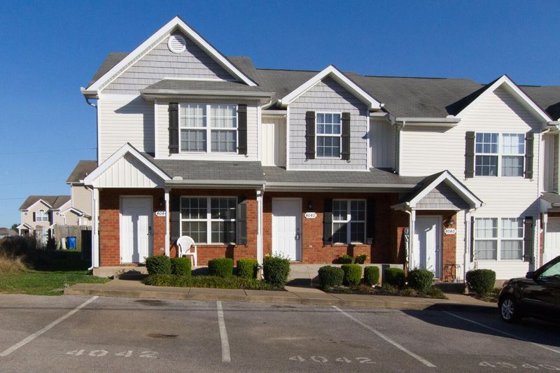 4042 Cody Dr, La Vergne, TN 37086