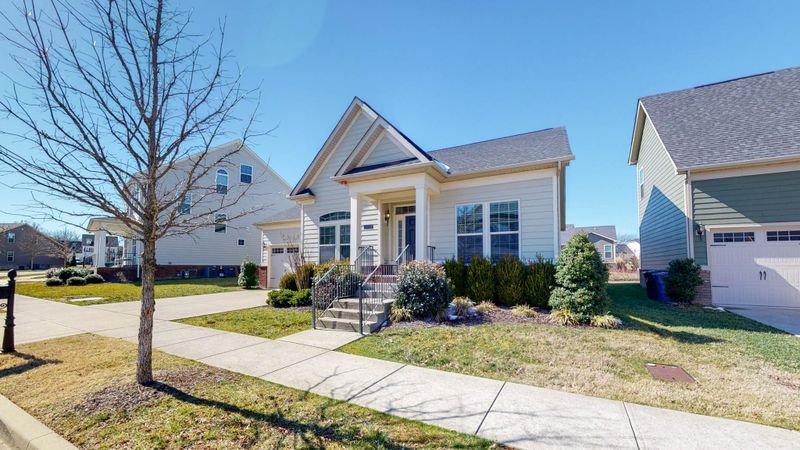 1016 Linden Isle Dr, Franklin, TN 37064
