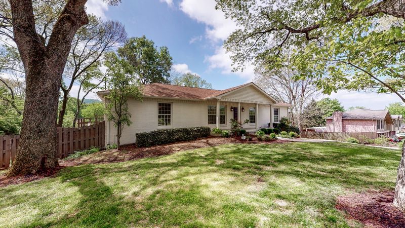 8139 Moores Ln, Brentwood, TN 37027