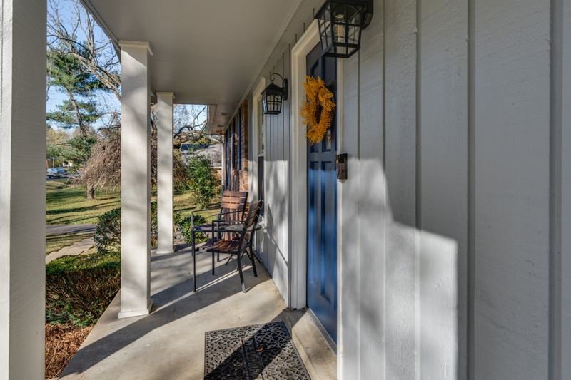 303 Indian Lake Rd, Hendersonville, TN 37075