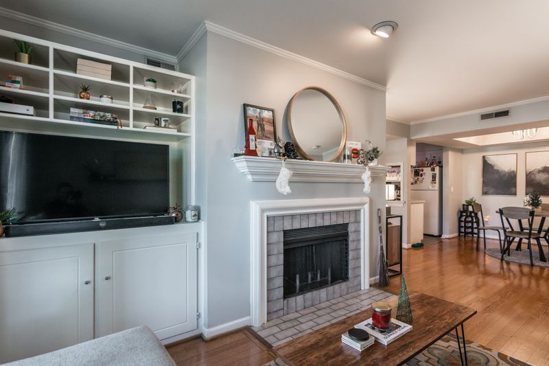 250 Hillsboro Pl, Nashville, TN 37215