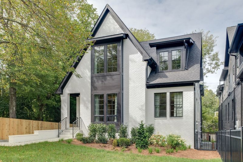 3916 Abbott Martin Rd, Nashville, TN 37215