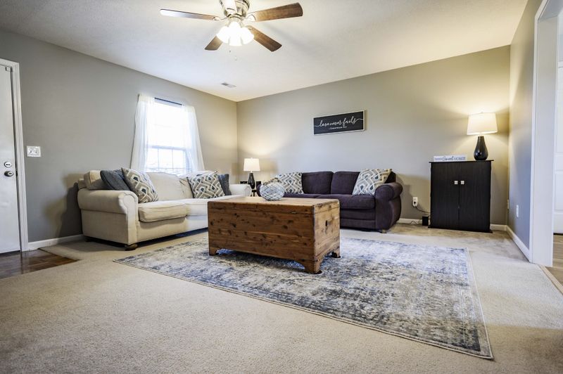 2490 Moore Way, La Vergne, TN 37086