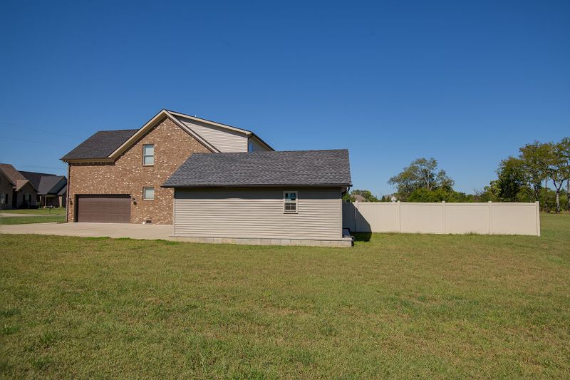 1227 Matheus Dr, Murfreesboro, TN 37128