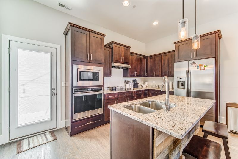 139 Savannah Ave, Pleasant View, TN 37146