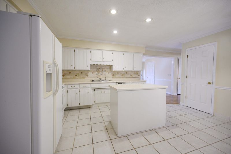 2712 Highland Park Dr, Murfreesboro, TN 37129