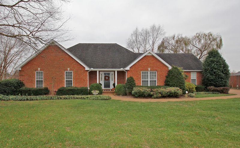 318 Cherry Ln, White House, TN 37188