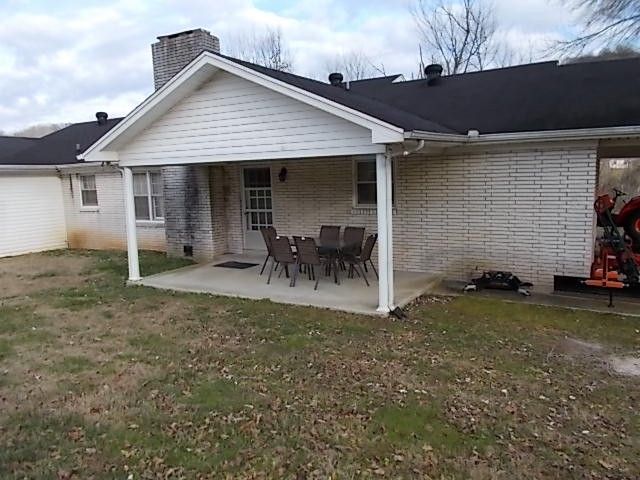 641 Rogues Fork Rd, Bethpage, TN 37022