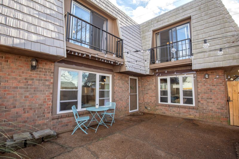102 Cedarwood Ln, Madison, TN 37115